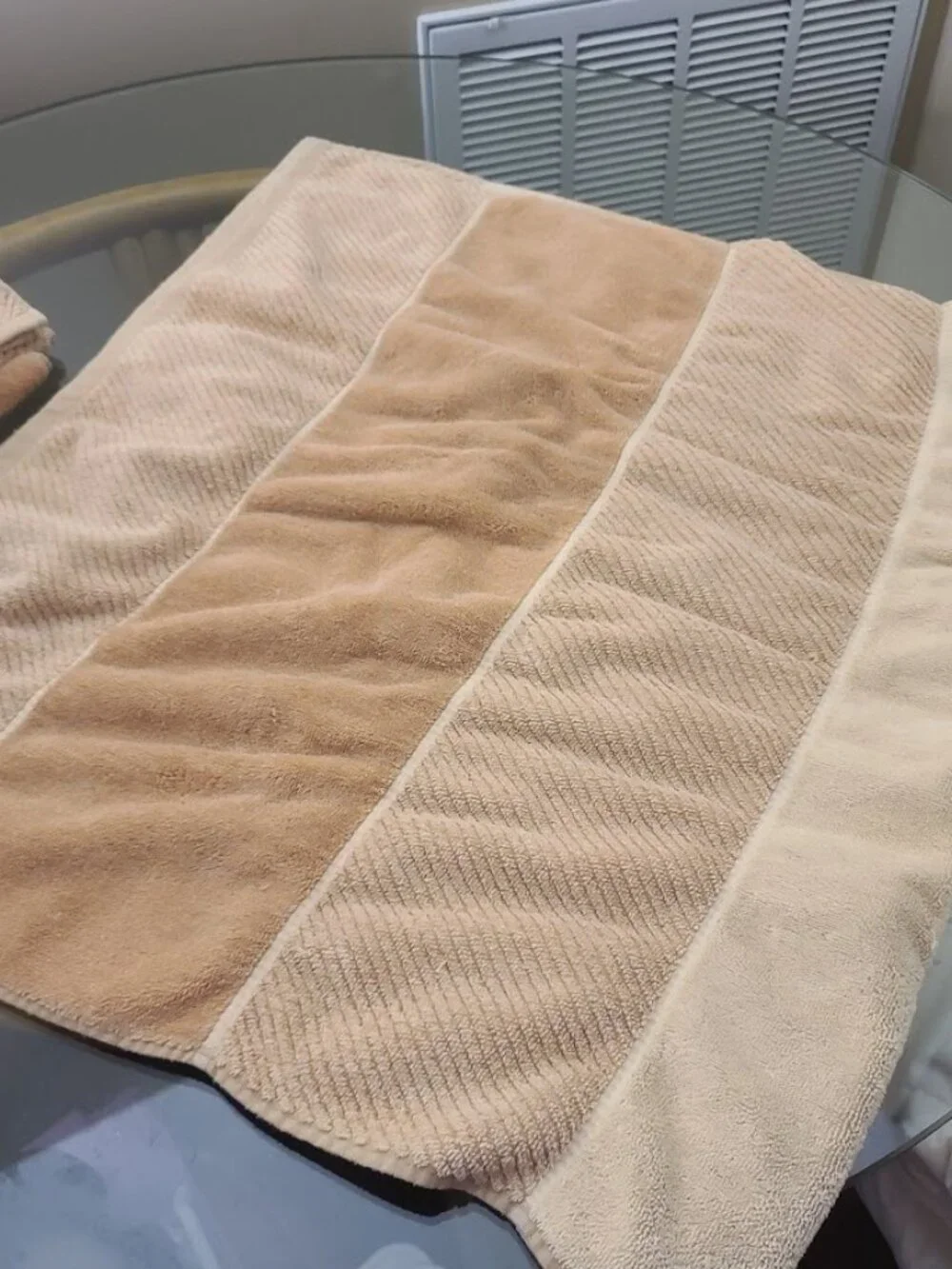 Liz Claiborn Towels